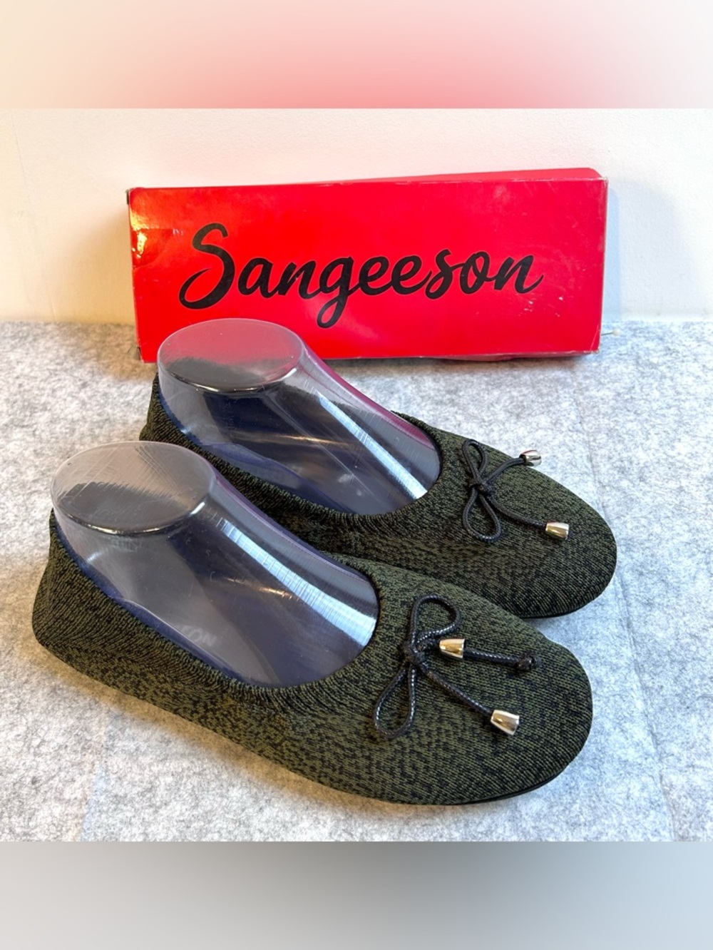 Sangeeson ballet flats featuring a textured knit upper and a decorative bow 8.5
